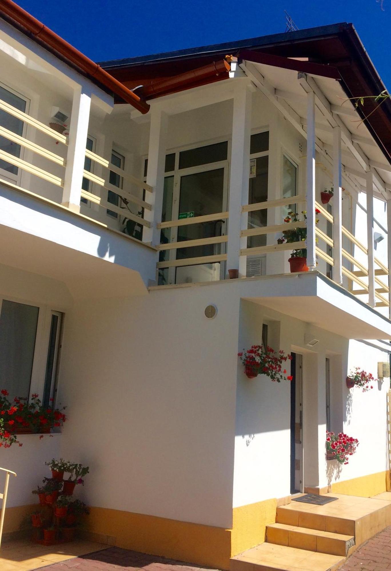 Suri Guesthouse Μπρασόβ Εξωτερικό φωτογραφία