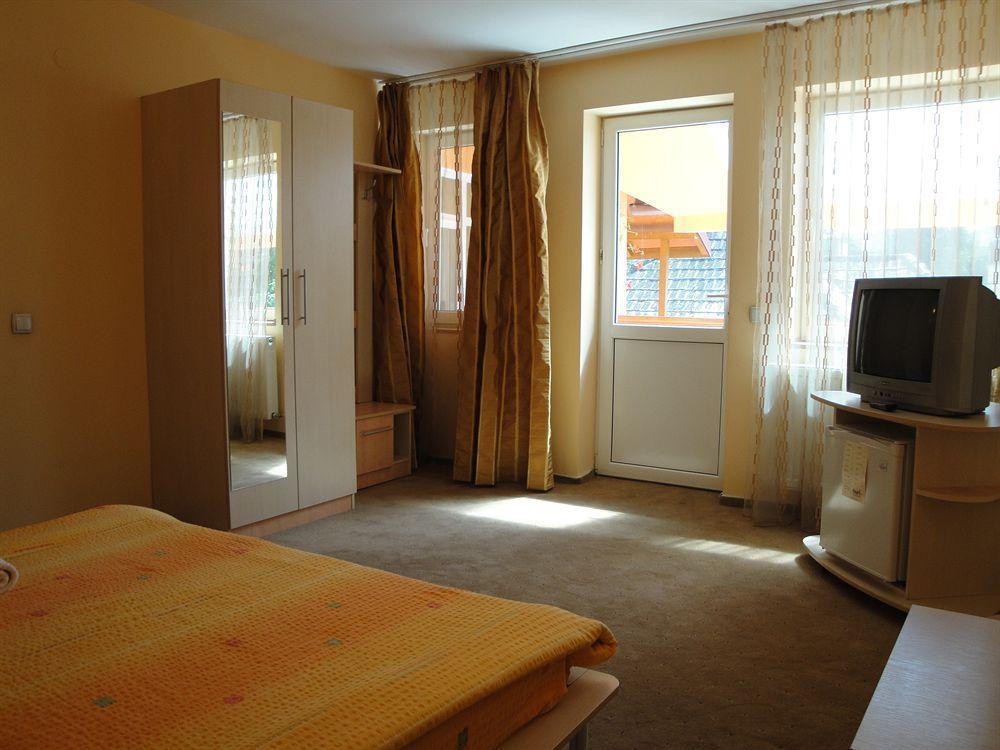 Suri Guesthouse Μπρασόβ Εξωτερικό φωτογραφία